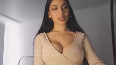 itsssssssme_lana online show from January 4, 2025, 8:16 pm