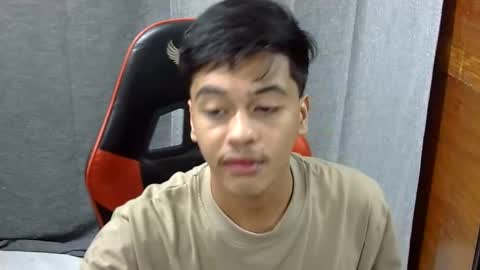 Snapshot of itzme_jhonfred chatting on April 25, 2026, 3:53 pm Jhonfred online show from April 25, 2026, 3:53 pm