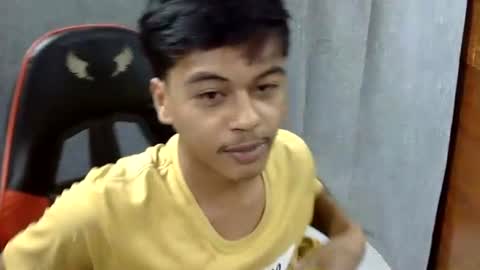 Snapshot of itzme_jhonfred chatting on April 28, 2026, 3:28 pm Jhonfred online show from April 28, 2026, 3:28 pm