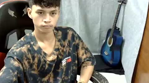 Snapshot of itzme_john chatting on May 6, 2026, 5:40 pm itzme_john online show from May 6, 2026, 5:40 pm