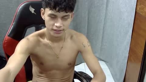 Snapshot of itzme_john chatting on May 9, 2026, 6:51 am itzme_john online show from May 9, 2026, 6:51 am