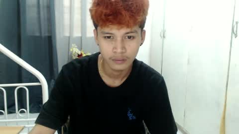 itzme_john online show from June 17, 2026, 4:48 am