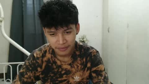 itzme_john online show from June 19, 2026, 5:01 am