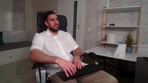 IvanHydee online show from November 27, 2025, 5:53 am