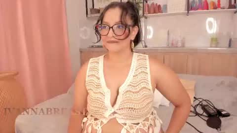 Snapshot of ivannabreastoficial chatting on June 25, 2026, 12:54 am Ivannabreast online show from June 25, 2026, 12:54 am