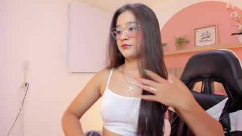 Snapshot of ivette_swan chatting on April 18, 2026, 8:42 pm I V E T T E online show from April 18, 2026, 8:42 pm