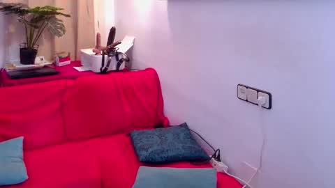 ivonneanddom online show from June 5, 2026, 9:37 am