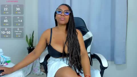 Snapshot of ivonsanchez chatting on June 4, 2026, 10:43 am IVONSANCHEZ online show from June 4, 2026, 10:43 am