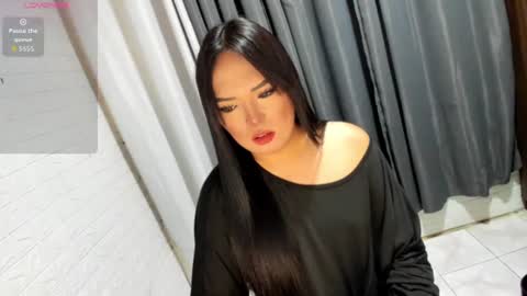 ivory_fons online show from April 27, 2026, 12:19 am