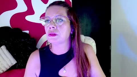 ivory_mistress online show from May 25, 2026, 1:39 pm