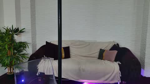 Snapshot of ivoryswan chatting on October 22, 2025, 5:19 am Celine online show from October 22, 2025, 5:19 am