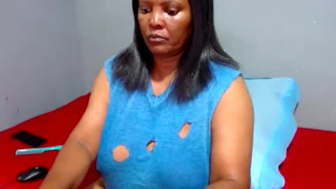 Snapshot of ivorytits48 chatting on January 28, 2025, 5:32 am IVORYTITS48 online show from January 28, 2025, 5:32 am