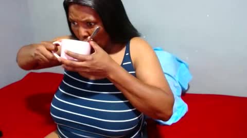 Snapshot of ivorytits48 chatting on February 6, 2025, 6:02 pm IVORYTITS48 online show from February 6, 2025, 6:02 pm