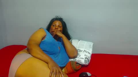 Snapshot of ivorytits48 chatting on March 8, 2025, 5:33 pm IVORYTITS48 online show from March 8, 2025, 5:33 pm