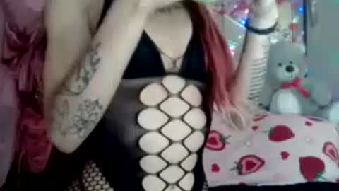 Snapshot of ivorytrixx chatting on June 25, 2026, 4:01 am ivorytrixx online show from June 25, 2026, 4:01 am