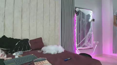 Snapshot of ivy_and_joseph chatting on October 8, 2025, 9:01 pm ivy_and_joseph online show from October 8, 2025, 9:01 pm