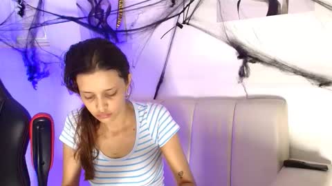 Snapshot of ivy_and_joseph chatting on October 26, 2025, 8:37 pm ivy_and_joseph online show from October 26, 2025, 8:37 pm