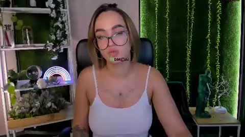 Snapshot of ivy_frost chatting on August 3, 2026, 12:10 pm Ivy online show from August 3, 2026, 12:10 pm