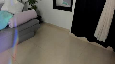 I V Y online show from April 8, 2026, 1:38 am