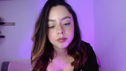 ivyblaze_ online show from April 24, 2026, 9:28 pm