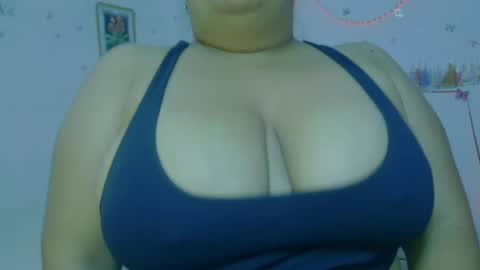 ivydesouza online show from June 10, 2026, 4:56 am