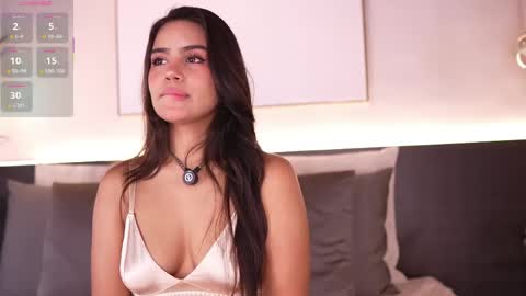 ivyellis online show from April 15, 2026, 11:50 am