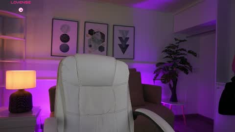 Ivy Grabes online show from July 24, 2026, 11:41 am
