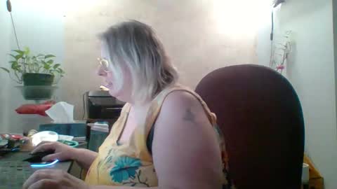 ivyjane3522 online show from May 11, 2026, 5:10 pm