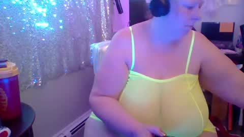 ivyjane3522 online show from July 4, 2026, 3:02 am