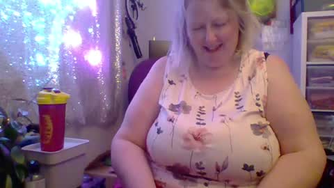 ivyjane3522 online show from July 25, 2026, 3:26 am