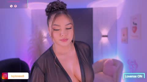 Snapshot of ivyjonesx chatting on May 15, 2026, 11:01 pm Ivy online show from May 15, 2026, 11:01 pm