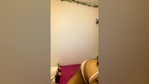 Ivymoon online show from July 26, 2026, 2:42 am