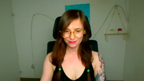 Snapshot of ivynoir_ chatting on June 16, 2026, 11:57 am Ivy online show from June 16, 2026, 11:57 am