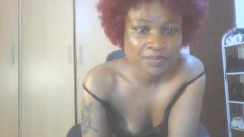 Snapshot of ivyqueen35 chatting on July 19, 2026, 3:32 am Ivy Queen online show from July 19, 2026, 3:32 am