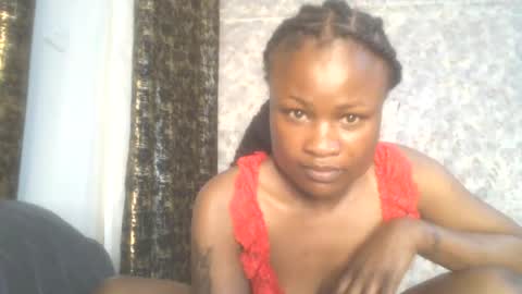 Snapshot of ivyqueen35 chatting on August 7, 2026, 9:44 am Ivy Queen online show from August 7, 2026, 9:44 am