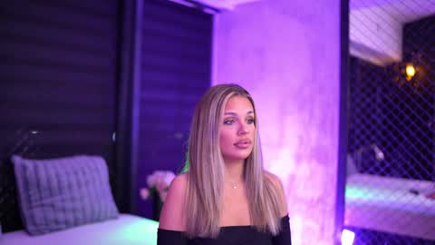 IvyRowa online show from January 12, 2025, 6:38 pm