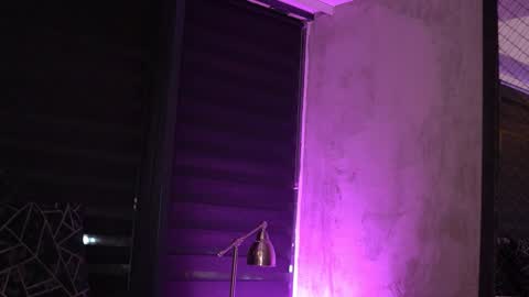 IvyRowa online show from December 20, 2025, 6:26 pm