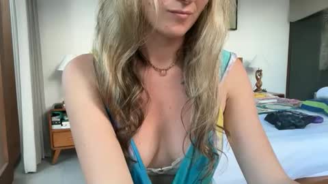 Snapshot of ivysagex chatting on April 9, 2026, 8:20 am ivysagex online show from April 9, 2026, 8:20 am