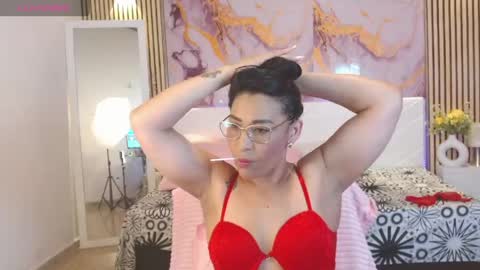 ivyshine7 online show from June 4, 2026, 8:04 pm