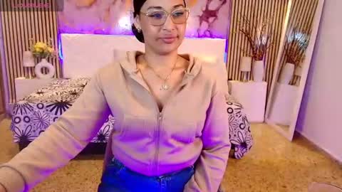 ivyshine7 online show from June 14, 2026, 2:24 am