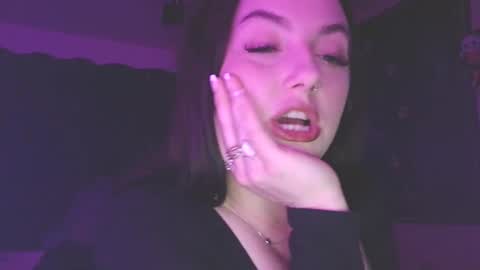 Snapshot of ivyy_sinss chatting on May 8, 2026, 1:22 am Amiee online show from May 8, 2026, 1:22 am