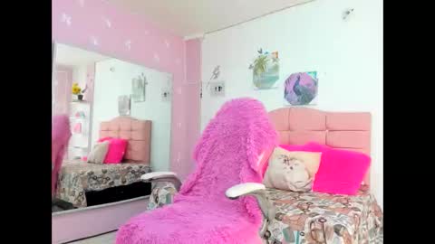 Snapshot of ivyyemerald_ chatting on June 10, 2026, 3:11 pm IVY online show from June 10, 2026, 3:11 pm