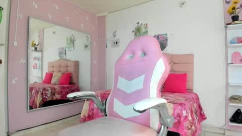 Snapshot of ivyyemerald_ chatting on July 7, 2026, 1:15 pm IVY online show from July 7, 2026, 1:15 pm
