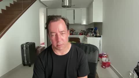 chat with me to find out online show from March 14, 2026, 8:09 am