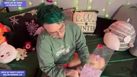 Muse hethey online show from December 1, 2025, 12:15 am