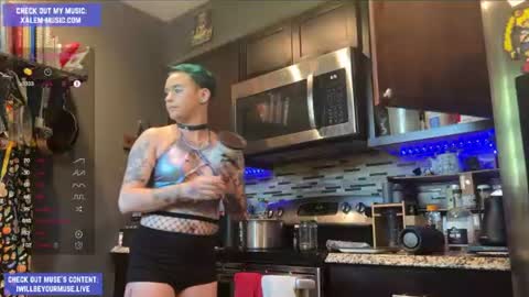 Snapshot of iwillbeyourmuse chatting on June 30, 2026, 11:17 pm Muse hethey online show from June 30, 2026, 11:17 pm