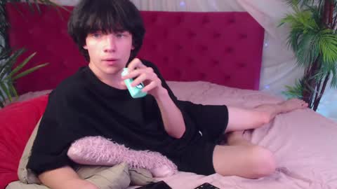 Snapshot of iwillfall_ chatting on December 7, 2024, 4:31 am Maxim online show from December 7, 2024, 4:31 am