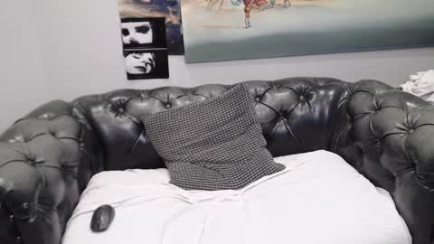 Snapshot of iwillfall_ chatting on December 12, 2024, 3:32 am Maxim online show from December 12, 2024, 3:32 am