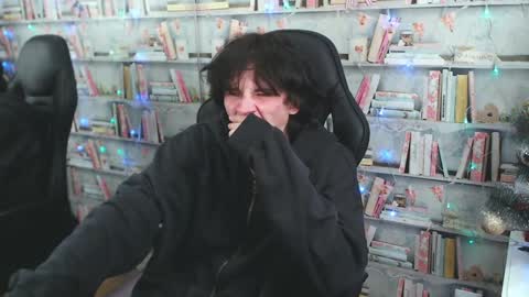 Snapshot of iwillfall_ chatting on December 26, 2024, 2:01 am Maxim online show from December 26, 2024, 2:01 am