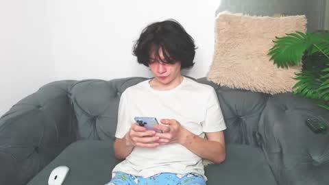 Snapshot of iwillfall_ chatting on February 12, 2025, 9:22 pm Maxim online show from February 12, 2025, 9:22 pm